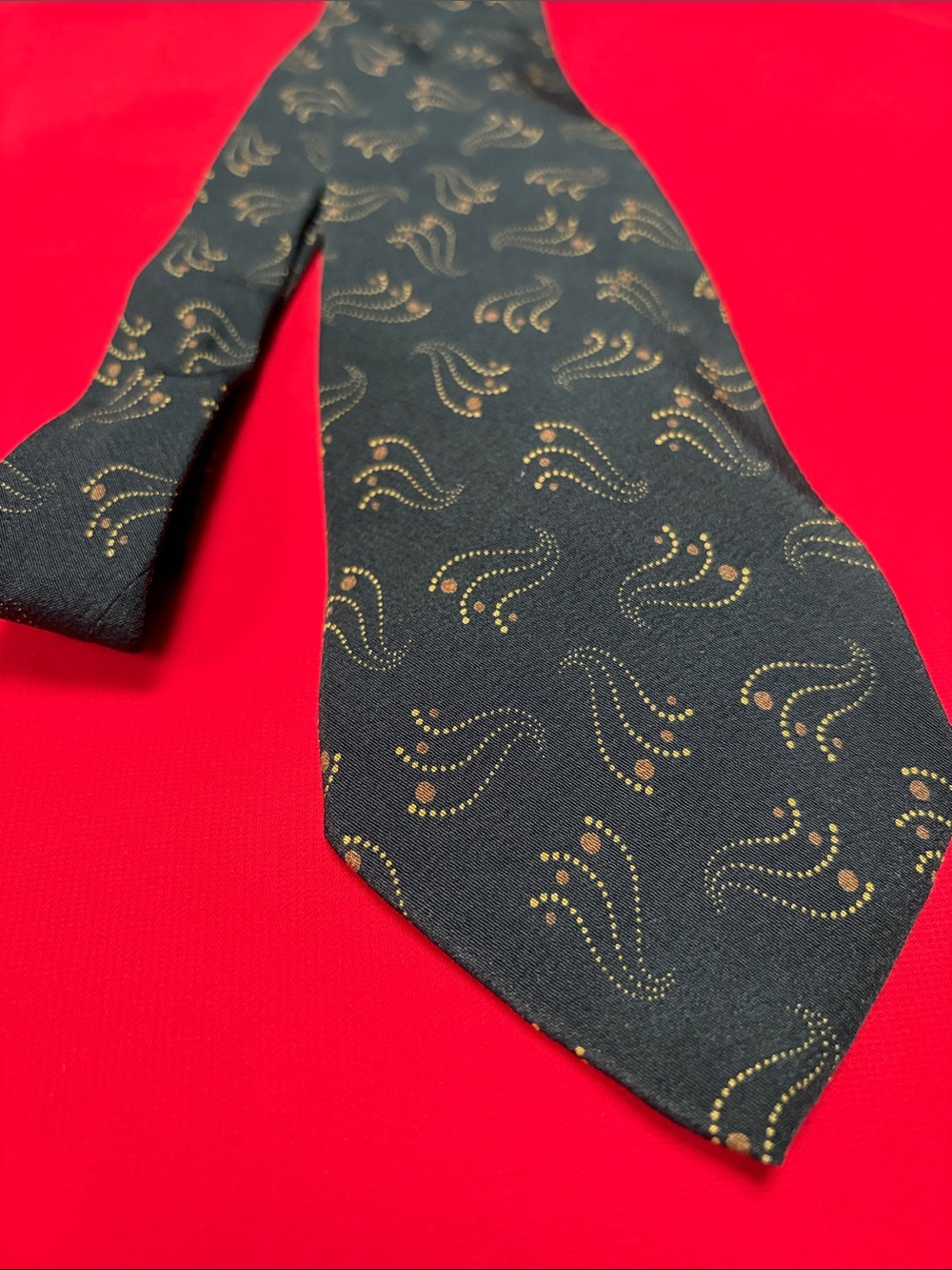 Barneys NY vintage silk tie!!